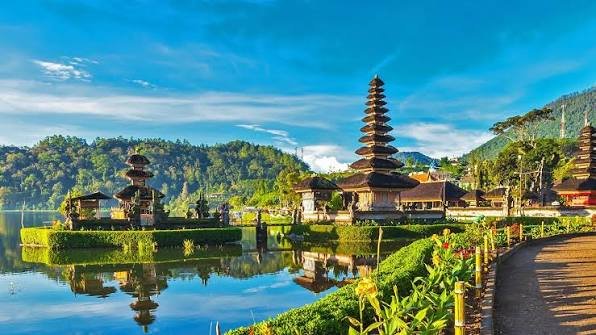 10 Must-Visit Destinations for Your Next Vacation